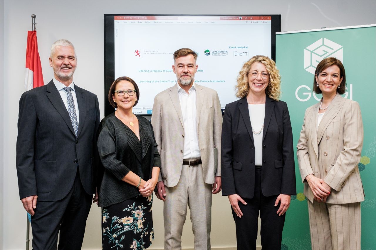 (de g. à dr.) Dr. Frank Rijsberman, directeur général du GGGI ; Yuriko Backes, ministre des Finances ; Franz Fayot, ministre de la Coopération et de l'Action humanitaire ; Joëlle Welfring, ministre de l'Environnement, du Climat et du Développement durable ; Julie Becker, CEO, Bourse